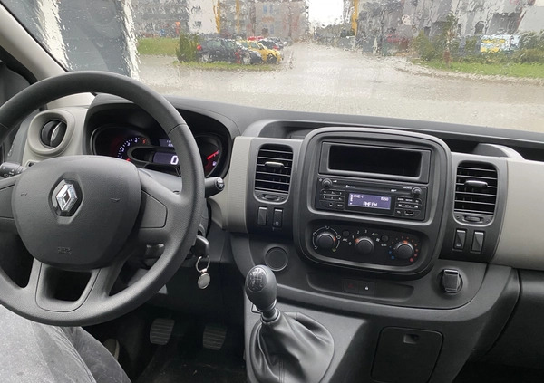 Renault Trafic cena 69495 przebieg: 121500, rok produkcji 2017 z Radomsko małe 232